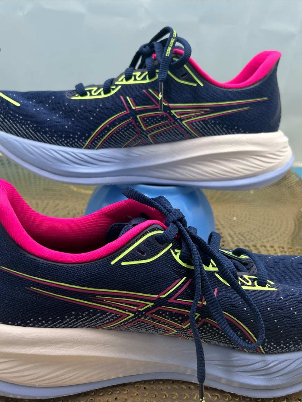 ASICS women 7.5 blue expanse gel running shoes